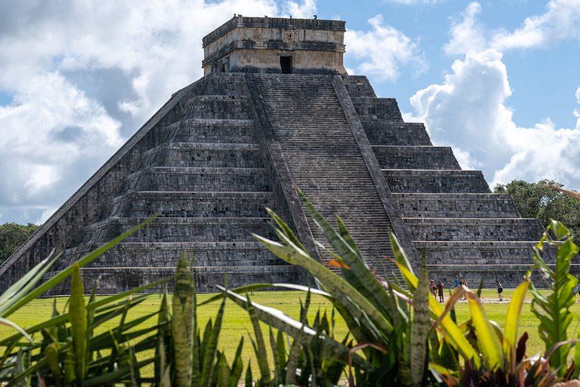 ruins-ancient-mayan-civilization-chichen-itza-mexico